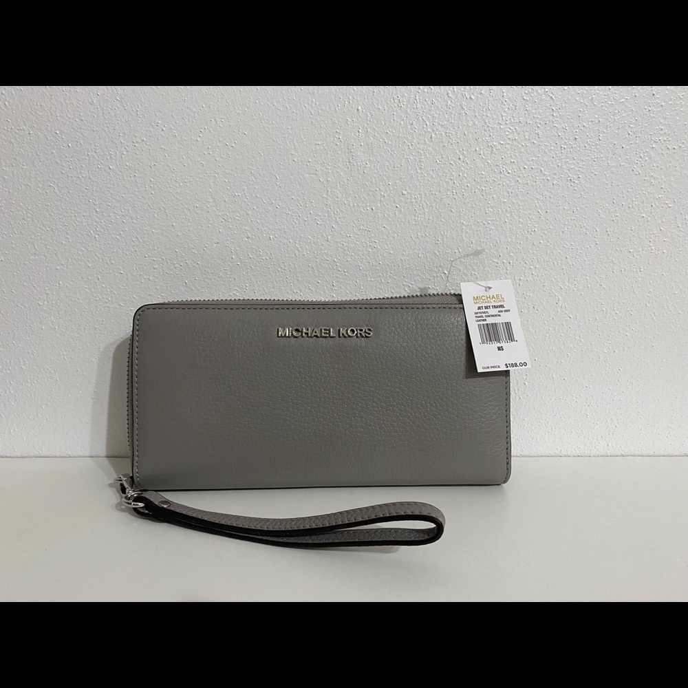 Brand new Michael Kors hand bag!